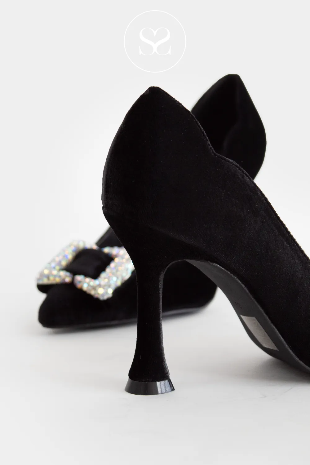 MENBUR 25928 BLACK VELVET HIGH HEEL WITH DIAMANTE BUCKLE